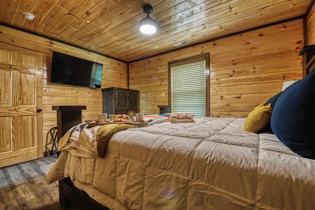 Adventure Retreat/Cabin/Pool+Hot Tub/Game Room+Theater Sevierville Exterior foto